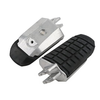 MC06-0072  Footpegs